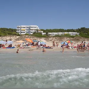 Hamilton Court Spain